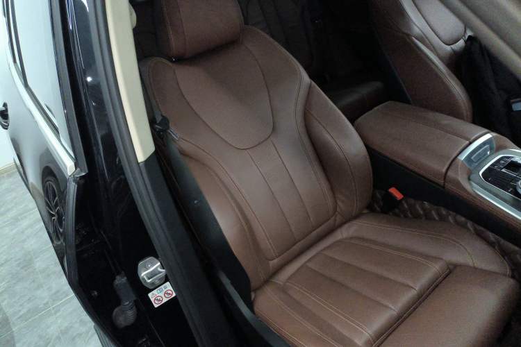 Used BMW X5 2020 xDrive30i X Design Package Right Front Seat