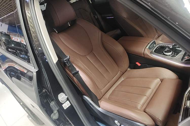 Used BMW X5 2020 xDrive30i X Design Package Right Front Seat