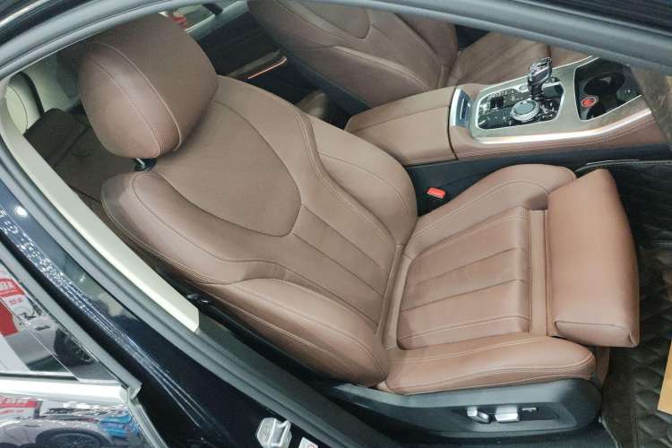 Used BMW X5 2020 xDrive40i M Sport Package Right Front Seat