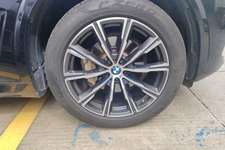 Used BMW X5 2020 xDrive30i M Sport Package Right Front Wheel Hub