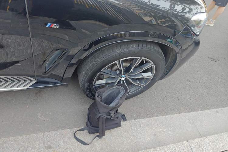 Used BMW X5 2020 xDrive30i M Sport Package Right Front Wheel Hub