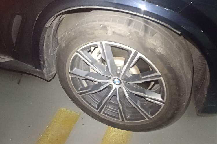 Used BMW X5 2020 xDrive30i M Sport Package Right Front Wheel Hub