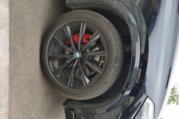 Used BMW X5 2020 xDrive40i M Sport Package Right Front Wheel Hub