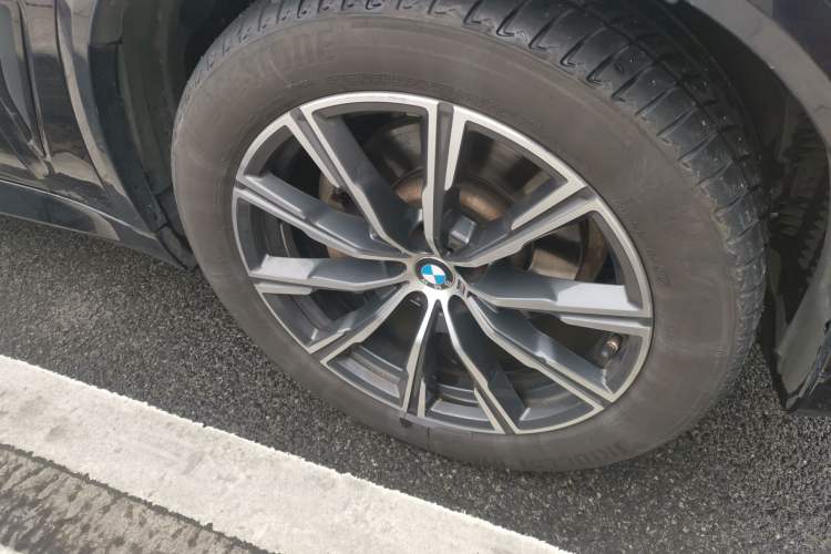 Used BMW X5 2020 xDrive30i M Sport Package Right Front Wheel Hub