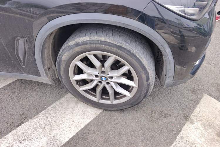 Used BMW X5 2020 xDrive40i 3.0T Standard Edition 19-inch wheels Middle East Right Front Wheel Hub