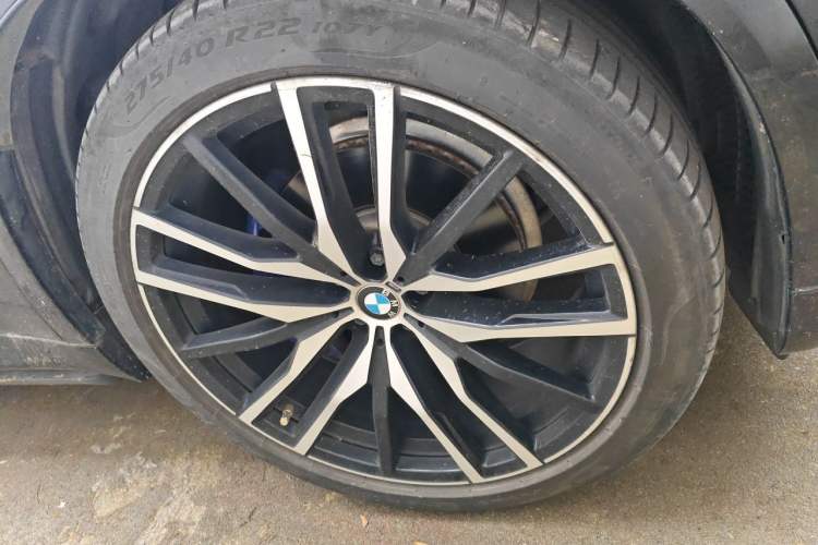 Used BMW X5 2020 xDrive40i M Sport Package Right Front Wheel Hub