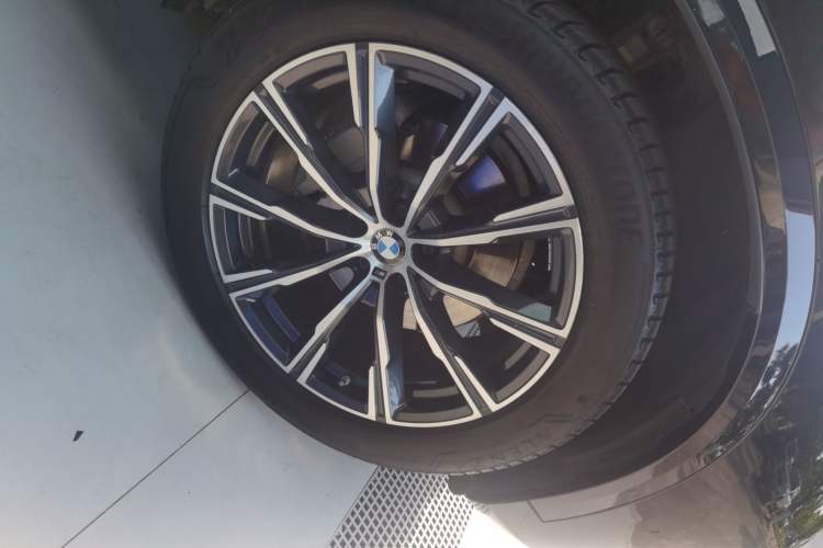 Used BMW X5 2020 xDrive30i M Sport Package Right Front Wheel Hub