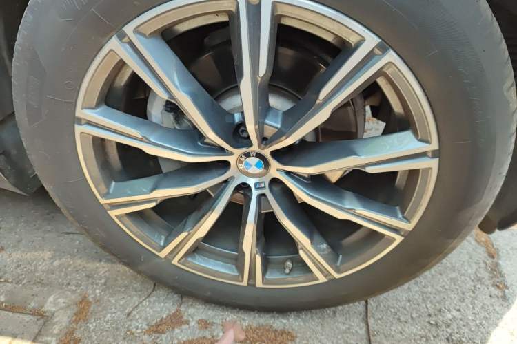 Used BMW X5 2020 xDrive30i M Sport Package Right Front Wheel Hub