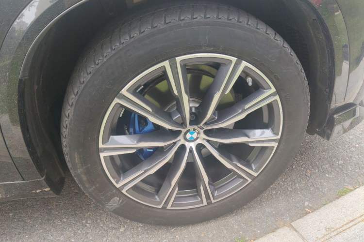 Used BMW X5 2020 xDrive40i M Sport Package Right Front Wheel Hub