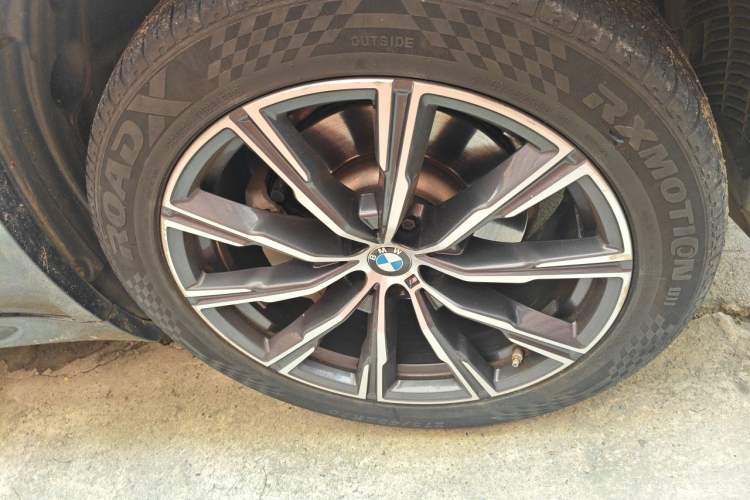 Used BMW X5 2020 xDrive30i M Sport Package Right Front Wheel Hub