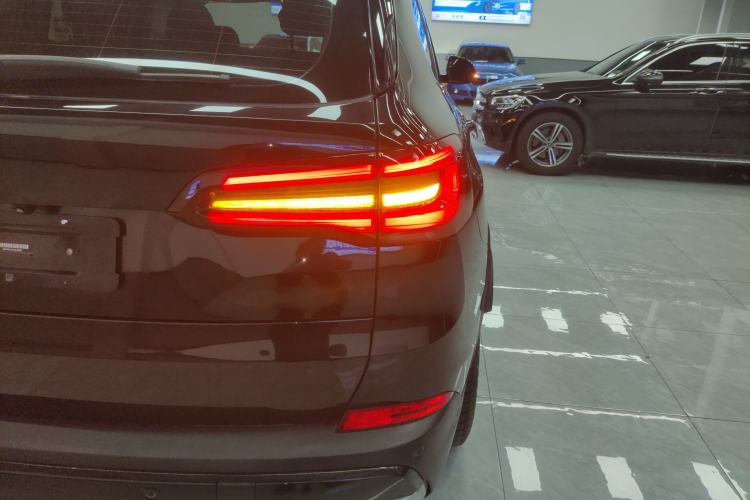 Used BMW X5 2020 xDrive30i X Design Package Right Rear Taillight