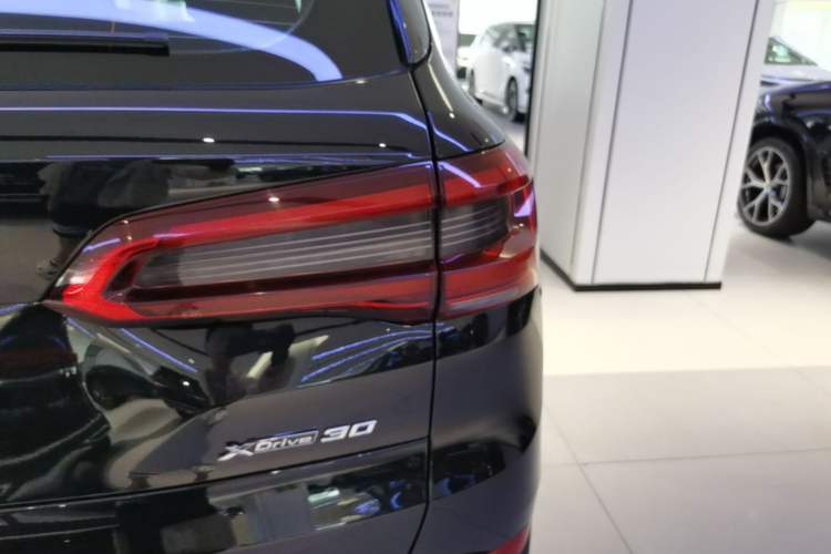 Used BMW X5 2020 xDrive30i X Design Package Right Rear Taillight