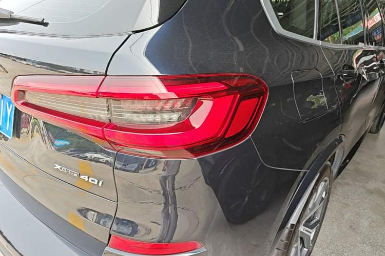 Used BMW X5 2020 xDrive40i Luxury Model with M Sport Package Right Rear Taillight