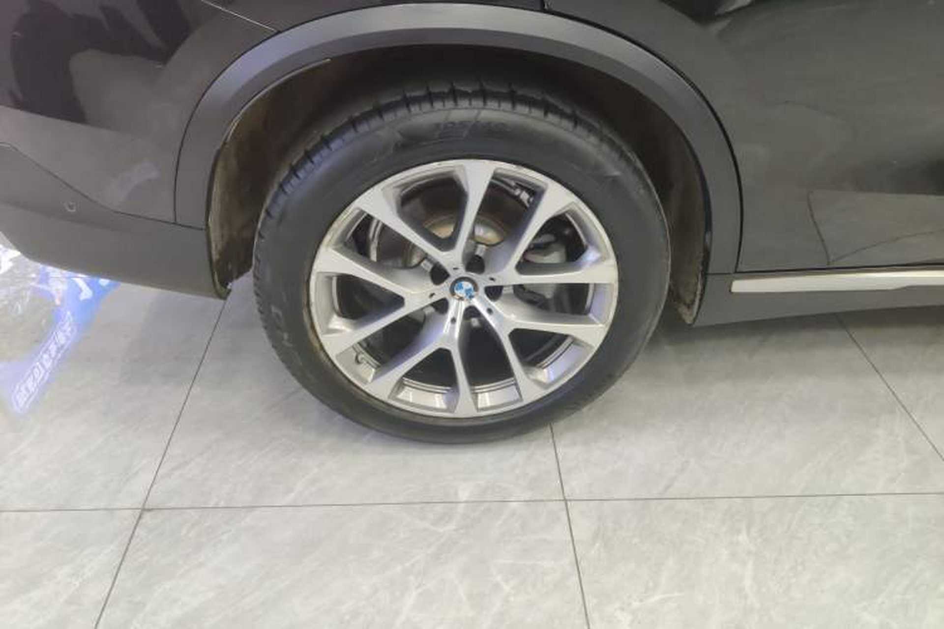 Used BMW X5 2020 xDrive30i X Design Package Right Rear Wheel Hub