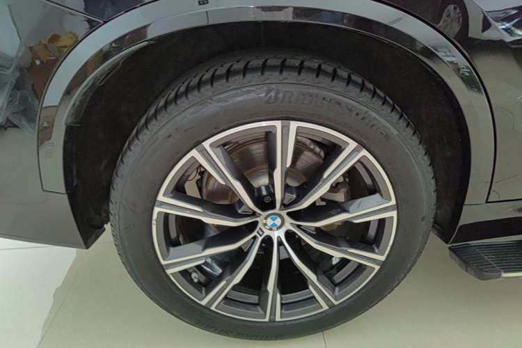 Used BMW X5 2020 xDrive40i M Sport Package Right Rear Wheel Hub