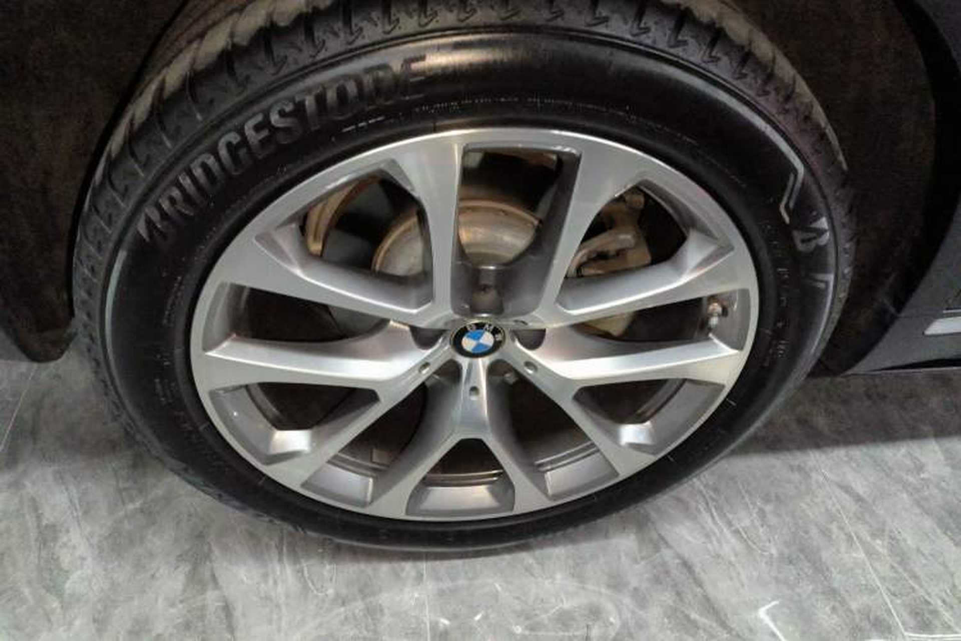 Used BMW X5 2020 xDrive30i X Design Package Right Rear Wheel Hub