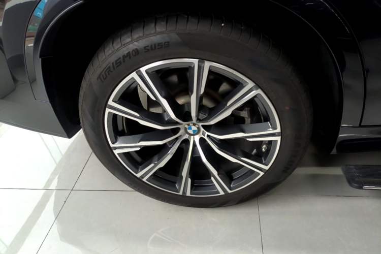 Used BMW X5 2020 xDrive40i M Sport Package Right Rear Wheel Hub
