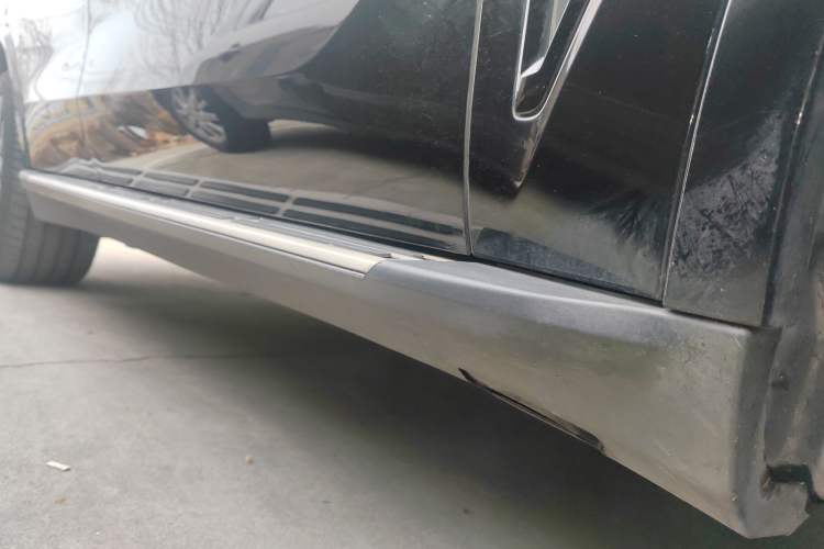Used BMW X5 2020 xDrive40i M Sport Package Right Side Sill
