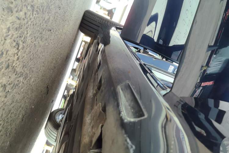 Used BMW X5 2020 xDrive30i M Sport Package Right Side Sill
