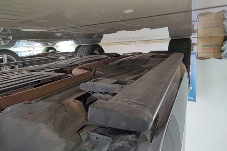 Used BMW X5 2020 xDrive40i M Sport Package Right Side Sill
