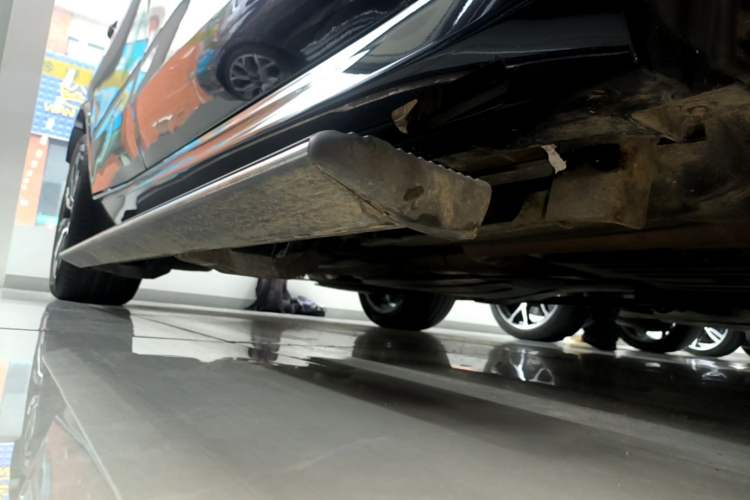 Used BMW X5 2020 xDrive40i M Sport Package Right Side Sill