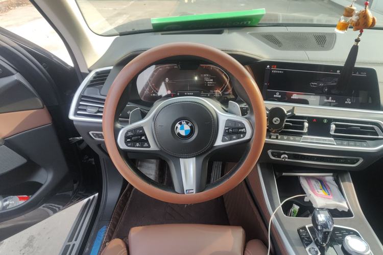 Used BMW X5 2020 xDrive40i Luxury Model with M Sport Package Steering Wheel