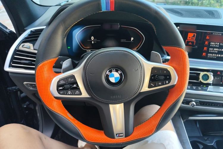 Used BMW X5 2020 xDrive40i Luxury Model with M Sport Package Steering Wheel