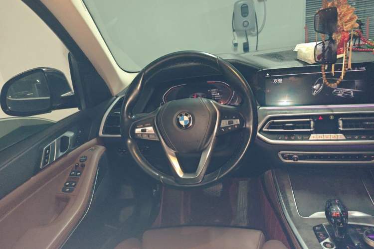 Used BMW X5 2020 xDrive30i X Design Package Steering Wheel