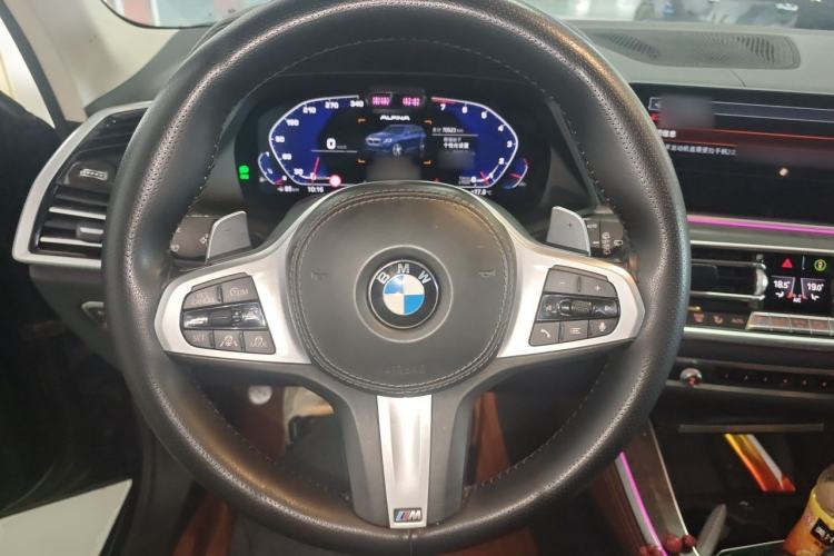 Used BMW X5 2020 xDrive40i Luxury Model with M Sport Package Steering Wheel