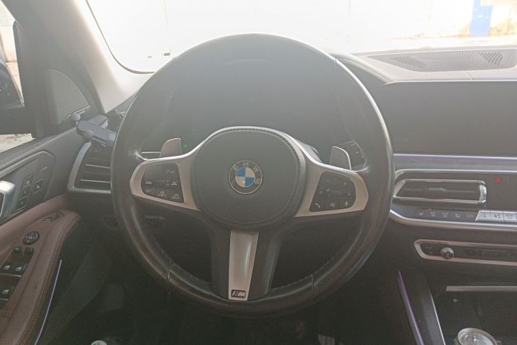 Used BMW X5 2020 xDrive40i Luxury Model with M Sport Package Steering Wheel