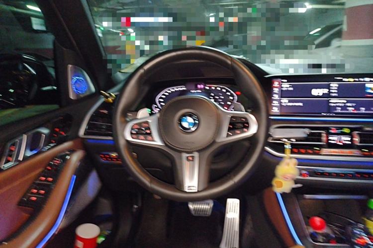 Used BMW X5 2020 xDrive40i Luxury Model with M Sport Package Steering Wheel