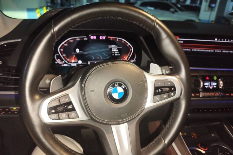 Used BMW X5 2020 xDrive40i Luxury Model with M Sport Package Steering Wheel