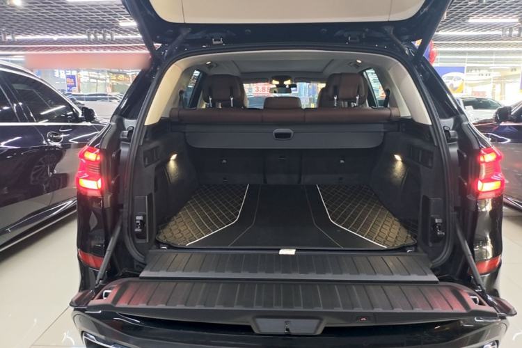 Used BMW X5 2020 xDrive40i M Sport Package Trunk