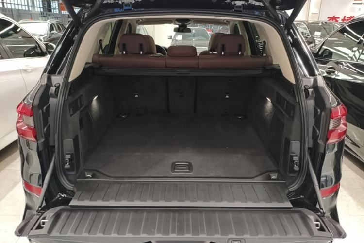 Used BMW X5 2020 xDrive40i M Sport Package Trunk
