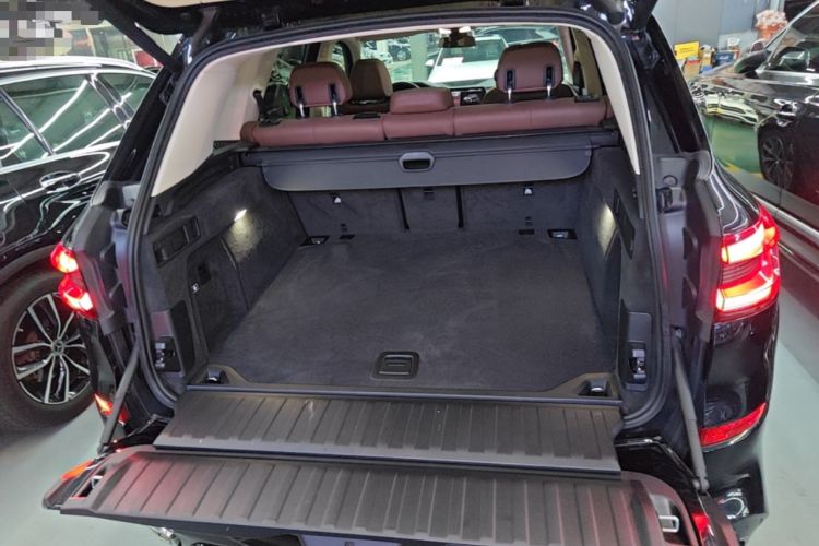 Used BMW X5 2020 xDrive30i M Sport Package Trunk