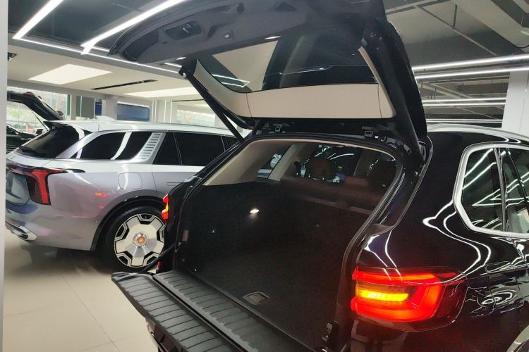Used BMW X5 2020 xDrive40i M Sport Package Trunk