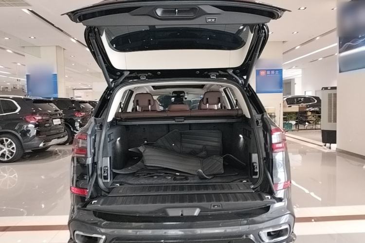 Used BMW X5 2020 xDrive40i Luxury Model with M Sport Package Trunk