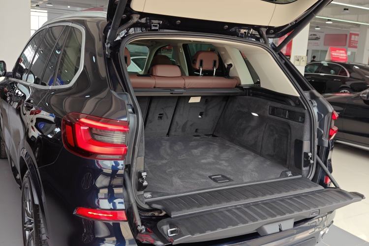 Used BMW X5 2020 xDrive30i M Sport Package Trunk