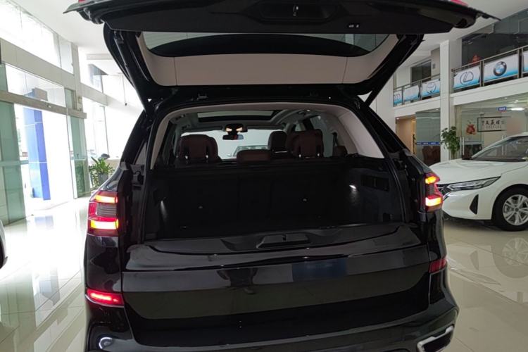 Used BMW X5 2020 xDrive40i M Sport Package Trunk