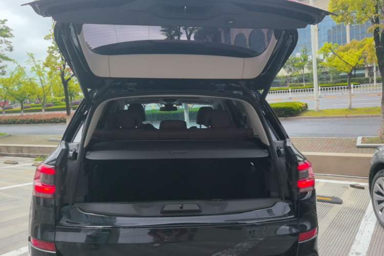 Used BMW X5 2020 xDrive40i M Sport Package Trunk