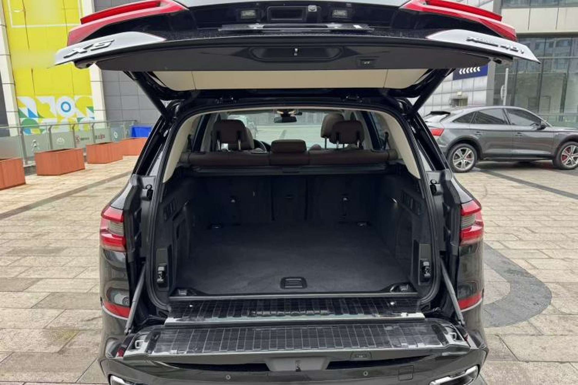 Used BMW X5 2020 xDrive40i M Sport Package Trunk