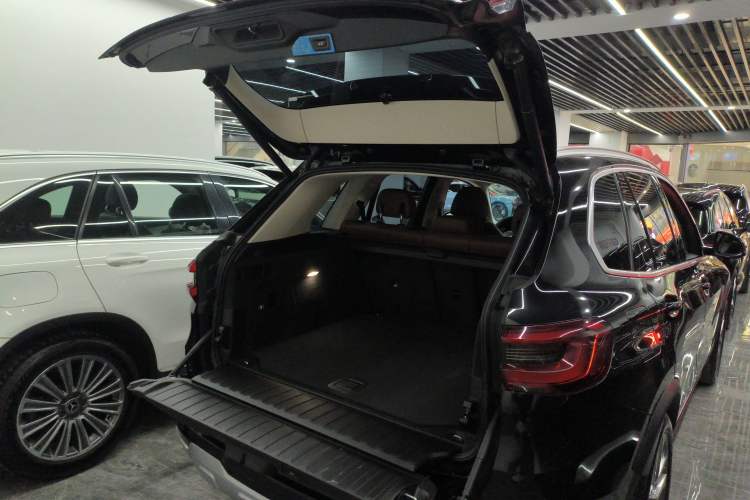 Used BMW X5 2020 xDrive30i X Design Package Trunk