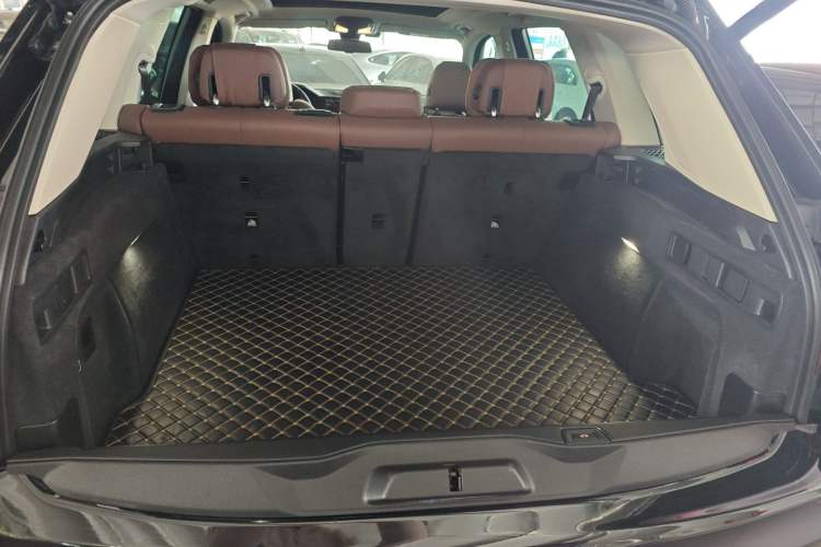 Used BMW X5 2020 xDrive40i M Sport Package Trunk