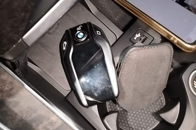 Used BMW X5 2020 xDrive40i Luxury Model with M Sport Package Vehicle Key