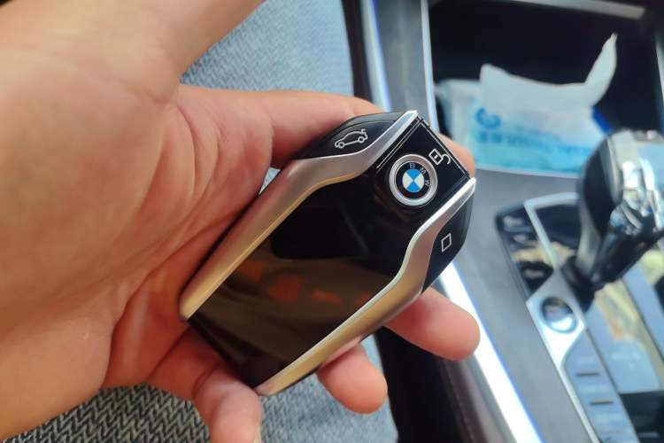 Used BMW X5 2020 xDrive40i Luxury Model with M Sport Package Vehicle Key