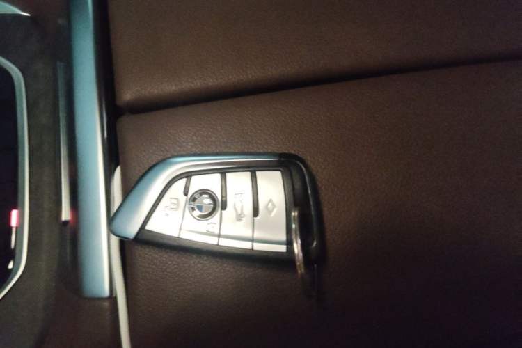 Used BMW X5 2020 xDrive40i Luxury Model with M Sport Package Vehicle Key