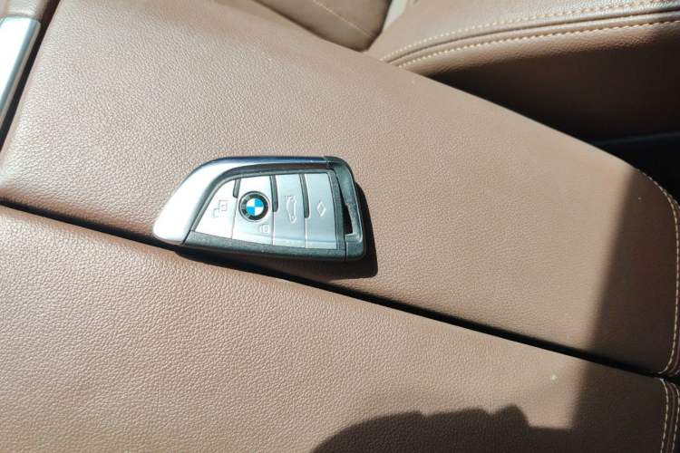 Used BMW X5 2020 xDrive40i Luxury Model with M Sport Package Vehicle Key