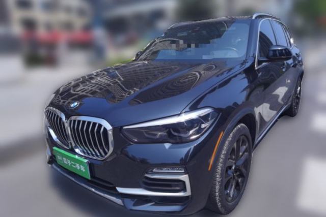 BMW X5 BMW X5, 5 seats, automatic transmission, sunroof, 3.0-liter engine, parallel import. usado