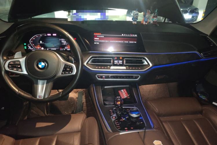 Used BMW X5 2020 xDrive40i Luxury Model with M Sport Package Center Console