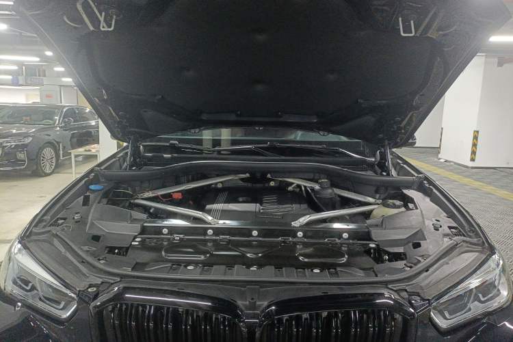 Used BMW X5 2020 xDrive40i M Sport Package Engine Bay